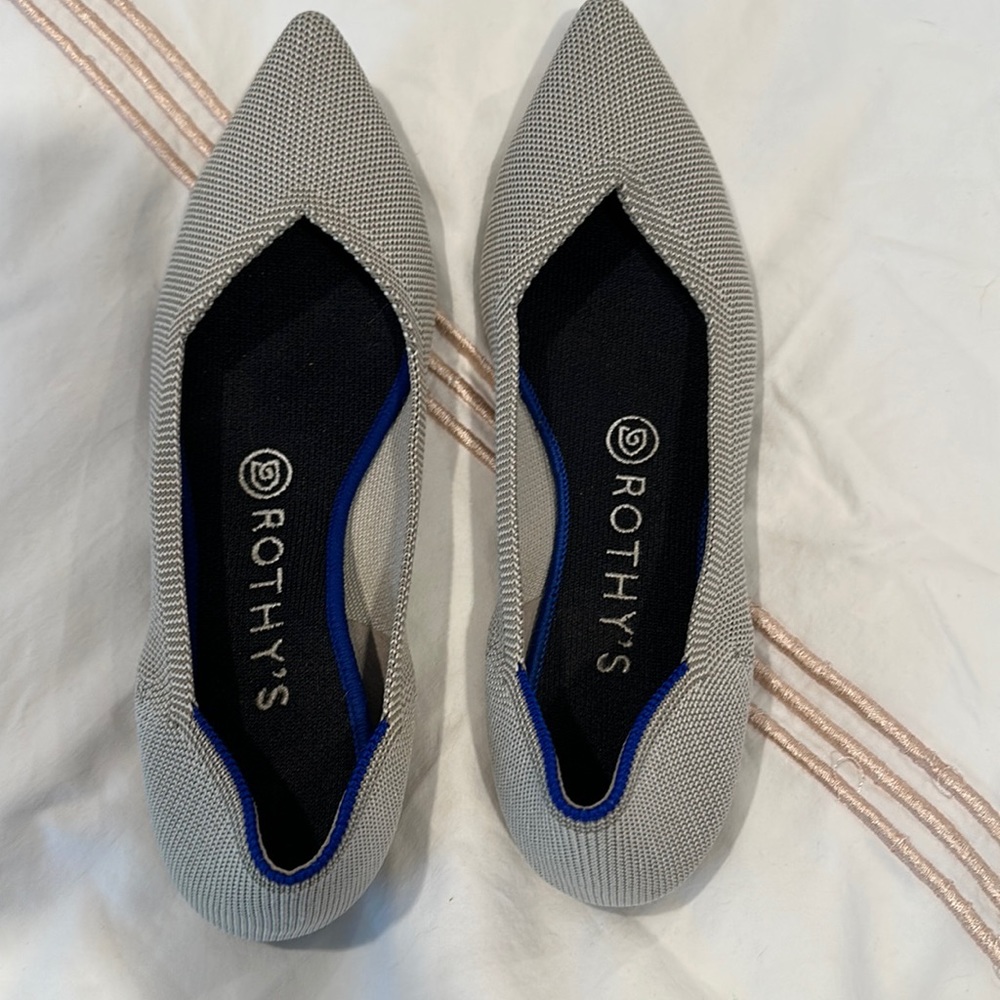 Rothy’s women’s Pointed-Toe V-Cut Flats